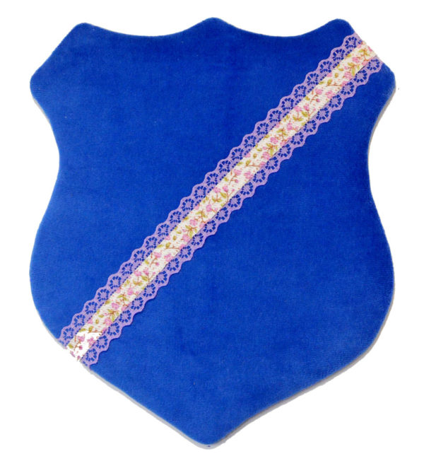 Märkessköld - Blå med lila spetsband
